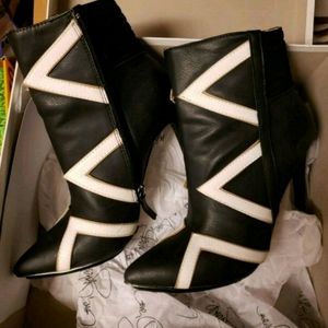 GX by Gwen Stefani Shoes - GX by Gwen Stefani black booties GX by Gwen Stefani Shoes - GX by Gwen Stefani black booties